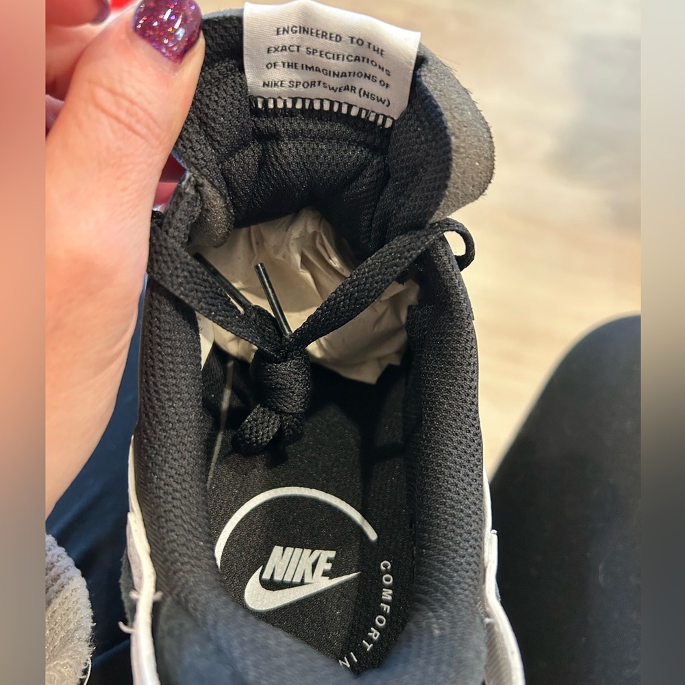 Nike Black Women’s Sneakers Waffle Debut Size 8.5/Men’s Size 7, NEW IN BOX - Picture 6 of 7